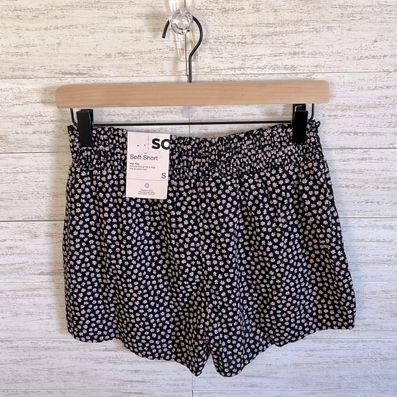 SO Smocked shorts | SIZE S - Picture 4 of 6